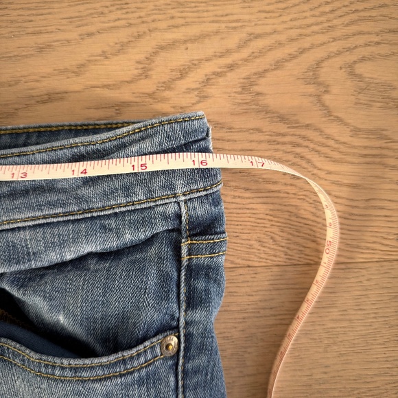 GUESS Jeans - Cropped, raw hem, Size 31 - Picture 5 of 9